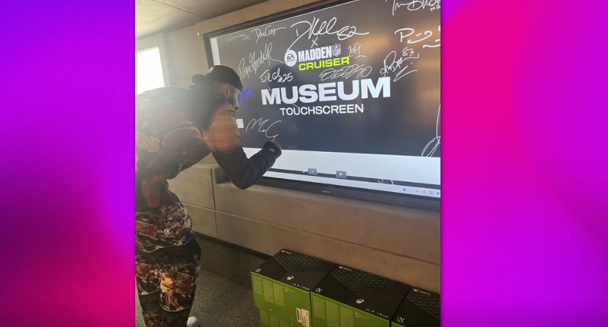Meet Tiffany, EA SPORTS Madden and College Football Social Lead! 🏈
